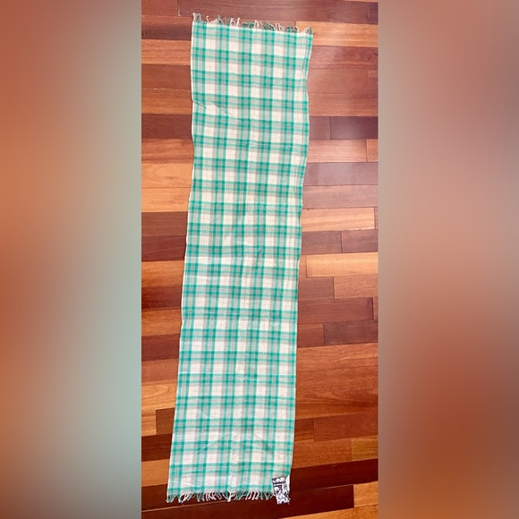 HURLEY Plaid 100% Cotton Scarf. Green, grey, white - Picture 3 of 5